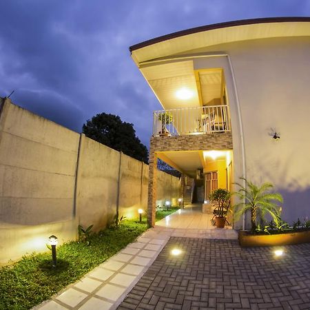 Apartamentos Valle Del Volcan La Fortuna Exteriör bild