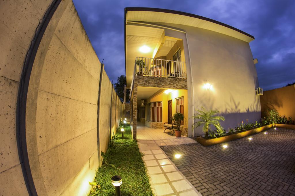 Apartamentos Valle Del Volcan La Fortuna Exteriör bild