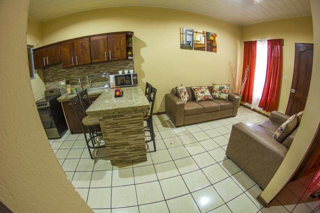 Apartamentos Valle Del Volcan La Fortuna Exteriör bild