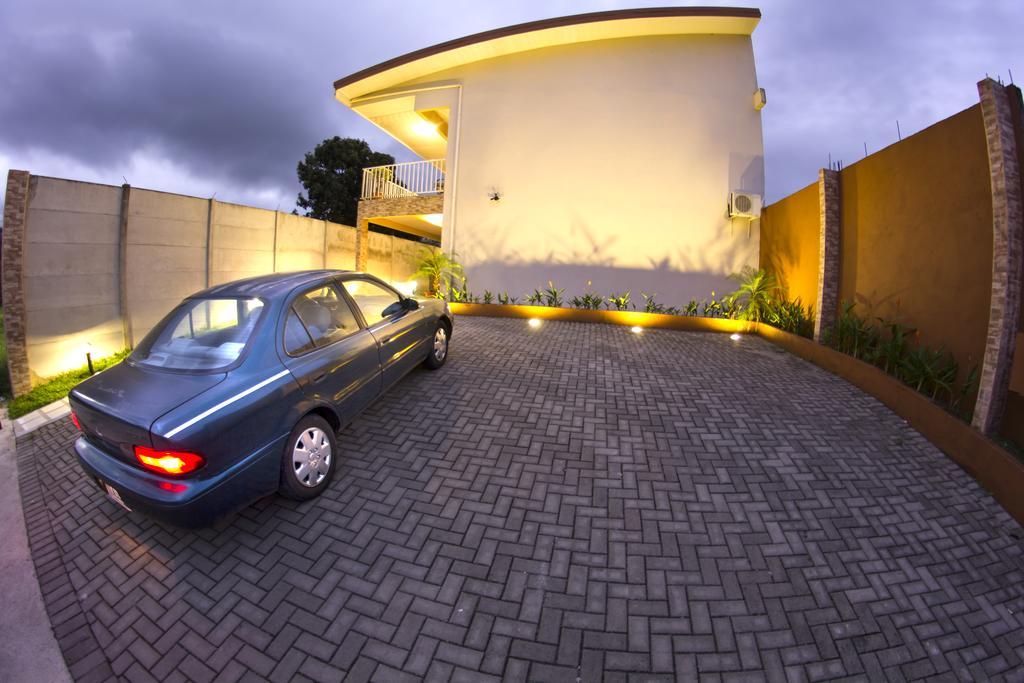 Apartamentos Valle Del Volcan La Fortuna Exteriör bild