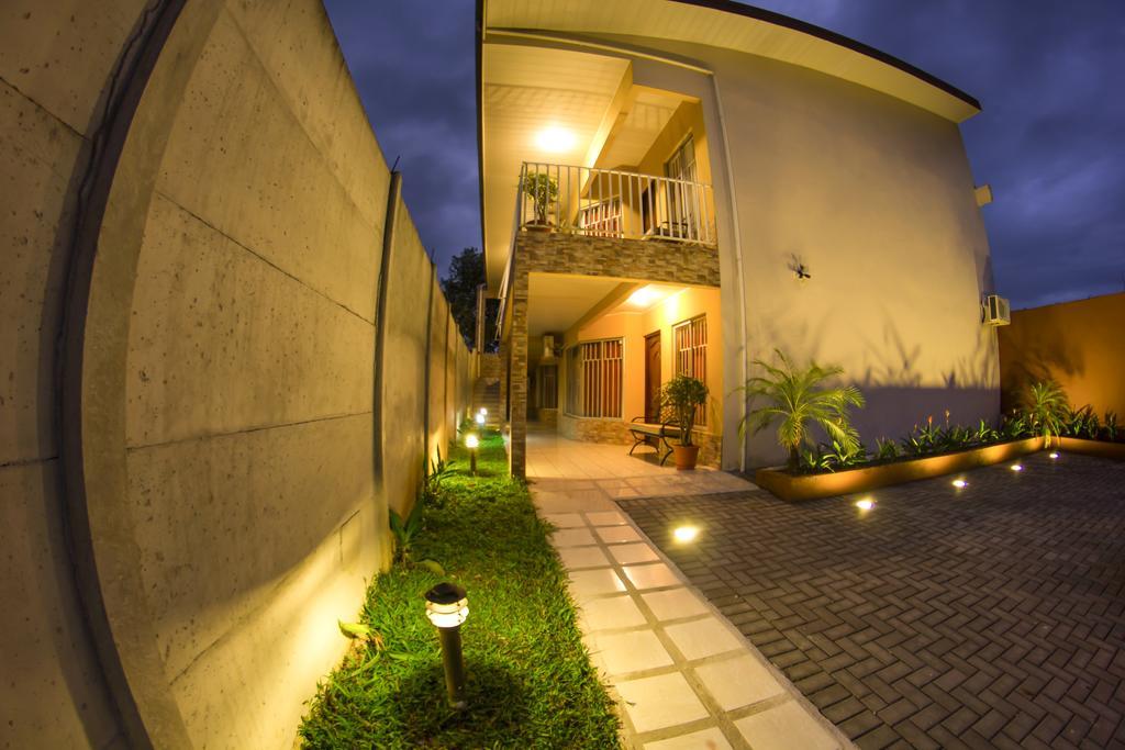 Apartamentos Valle Del Volcan La Fortuna Exteriör bild