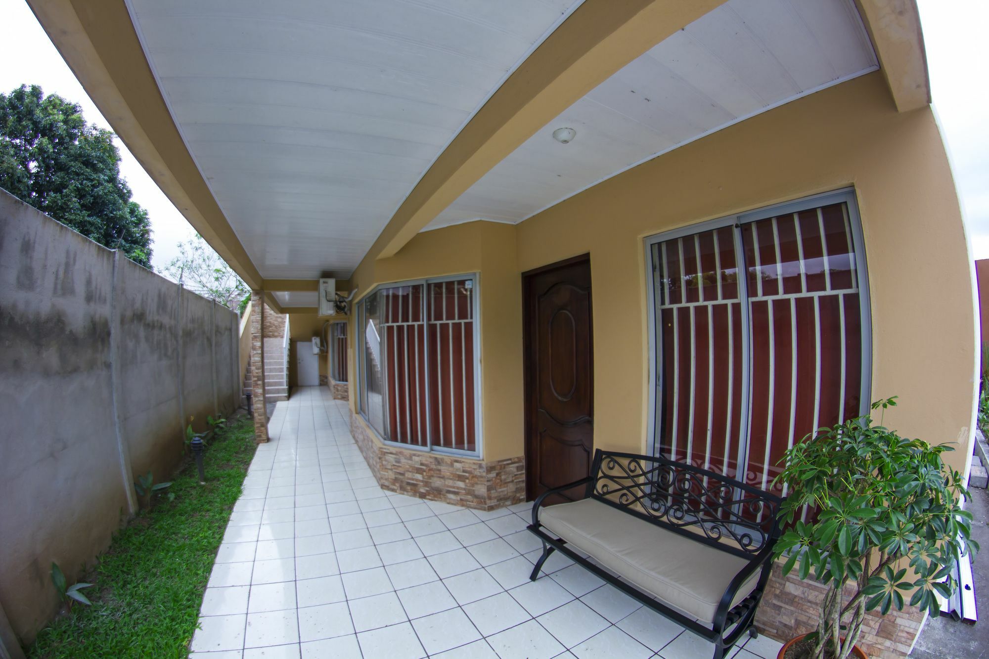 Apartamentos Valle Del Volcan La Fortuna Exteriör bild